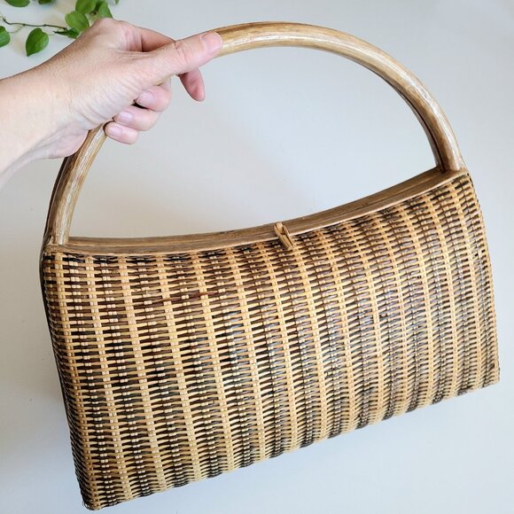 vintage wicker bag Handbags - Vintage large midcentury straw/wicker bag.